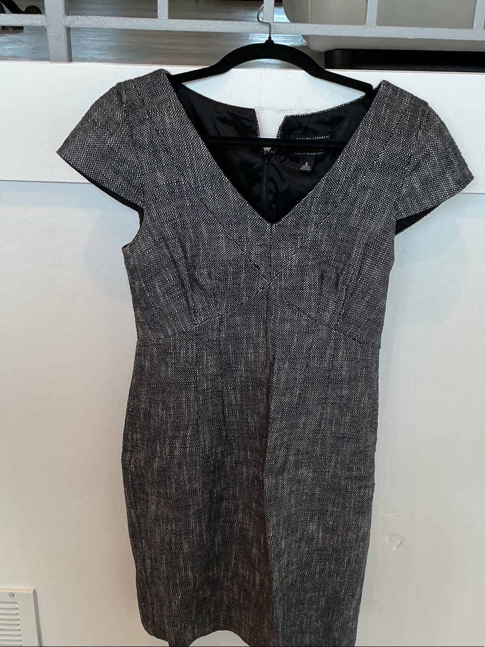 Banana Republic Gray Tweed V-Neck Sheath Dress